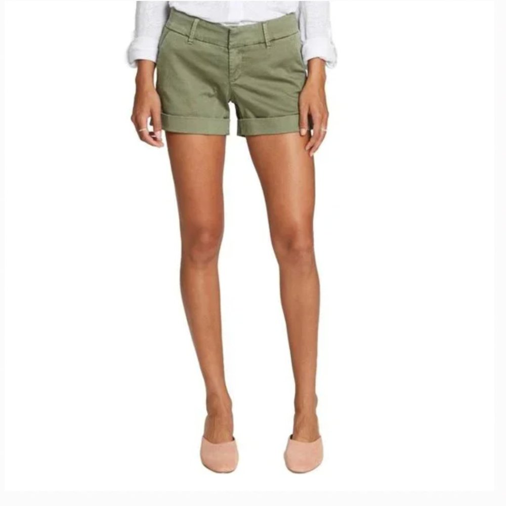 Dear John  American Classic Hampton Cuffed Comfort Shorts in Basil